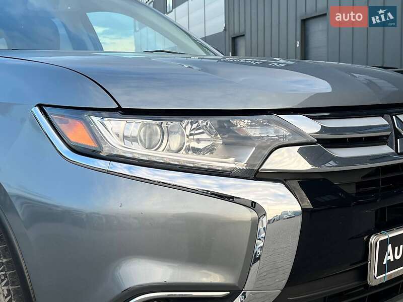 Позашляховик / Кросовер Mitsubishi Outlander 2017 в Львові фото 13 Позашляховик / Кросовер Mitsubishi Outlander 2017 в Львові