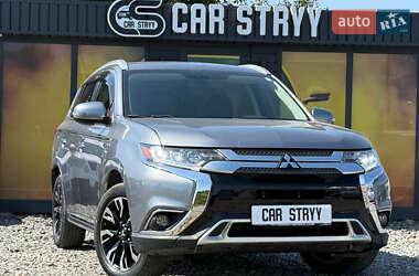 Внедорожник / Кроссовер Mitsubishi Outlander 2018 в 