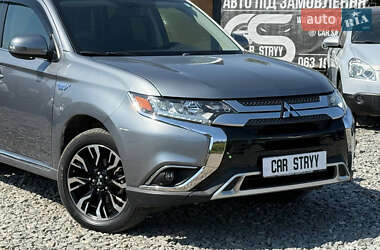 Внедорожник / Кроссовер Mitsubishi Outlander 2018 в 
