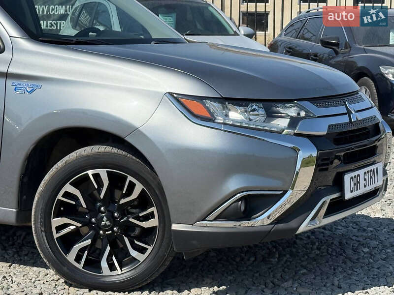 Внедорожник / Кроссовер Mitsubishi Outlander 2018 в Стрые