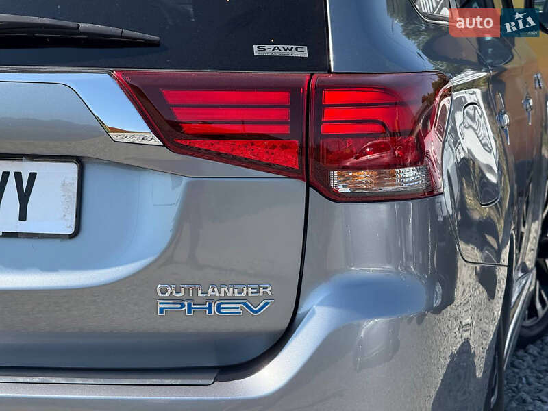 Внедорожник / Кроссовер Mitsubishi Outlander 2018 в Стрые