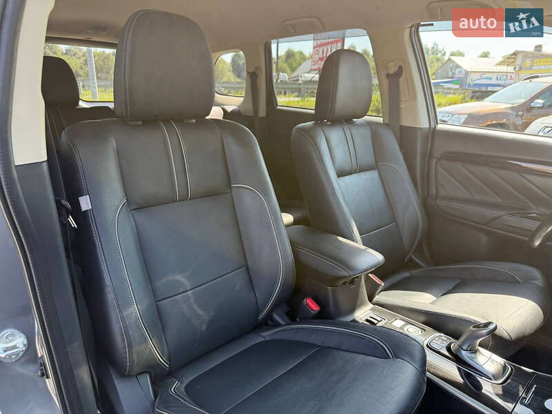 Внедорожник / Кроссовер Mitsubishi Outlander 2018 в Стрые