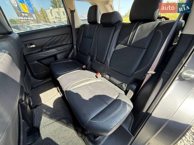 Внедорожник / Кроссовер Mitsubishi Outlander 2018 в Стрые