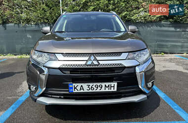 Внедорожник / Кроссовер Mitsubishi Outlander 2018 в Черкассах