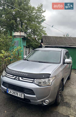 Mitsubishi Outlander 2012