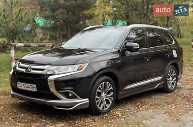 Позашляховик / Кросовер Mitsubishi Outlander 2015 в Харкові