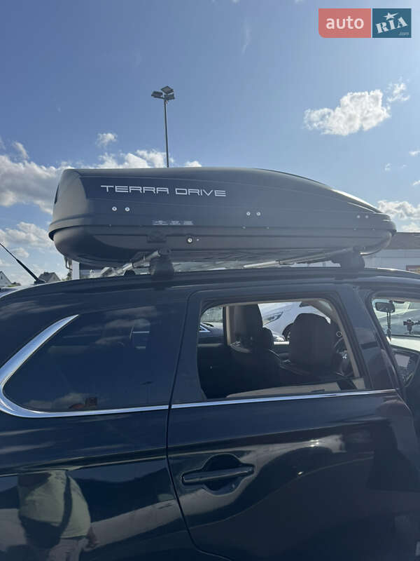 Внедорожник / Кроссовер Mitsubishi Outlander 2012 в Козине фото 10 Внедорожник / Кроссовер Mitsubishi Outlander 2012 в Козине