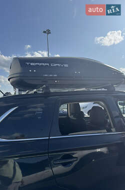 Внедорожник / Кроссовер Mitsubishi Outlander 2012 в 