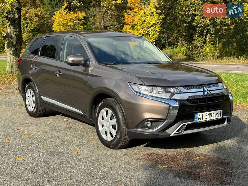 Mitsubishi Outlander 2020