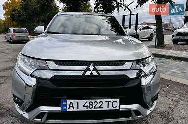 Внедорожник / Кроссовер Mitsubishi Outlander 2022 в 