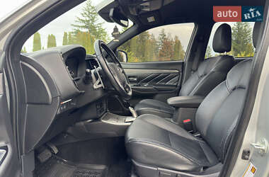 Внедорожник / Кроссовер Mitsubishi Outlander 2022 в 