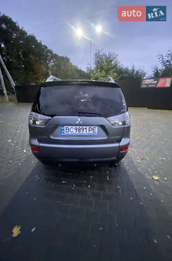 Внедорожник / Кроссовер Mitsubishi Outlander 2009 в 