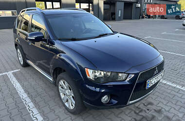 Внедорожник / Кроссовер Mitsubishi Outlander 2010 в 