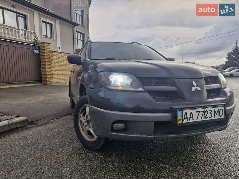Внедорожник / Кроссовер Mitsubishi Outlander 2004 в Киеве