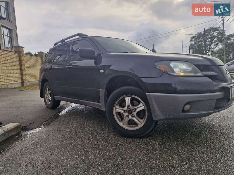 Внедорожник / Кроссовер Mitsubishi Outlander 2004 в Киеве