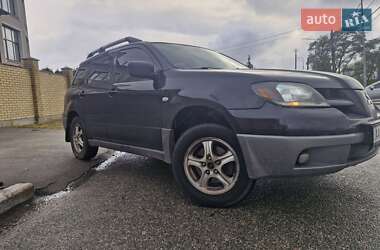 Внедорожник / Кроссовер Mitsubishi Outlander 2004 в 