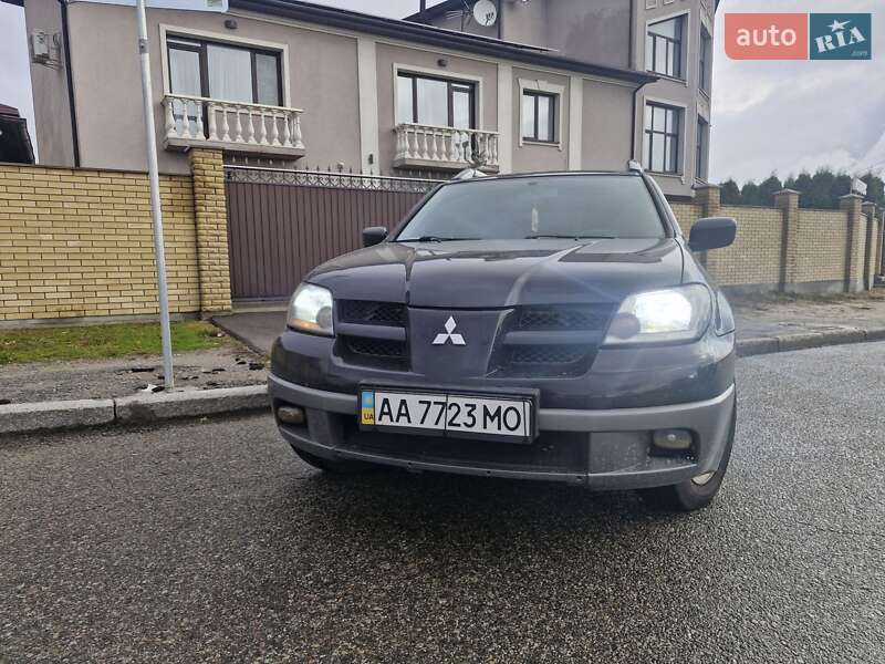 Внедорожник / Кроссовер Mitsubishi Outlander 2004 в Киеве