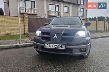 Внедорожник / Кроссовер Mitsubishi Outlander 2004 в 