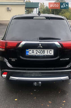 Внедорожник / Кроссовер Mitsubishi Outlander 2018 в 