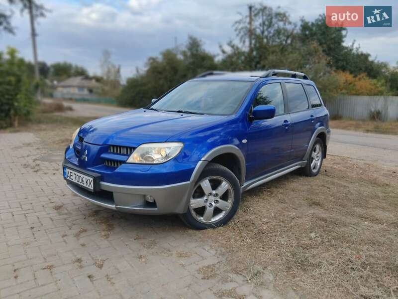 Внедорожник / Кроссовер Mitsubishi Outlander 2004 в Шевченкове