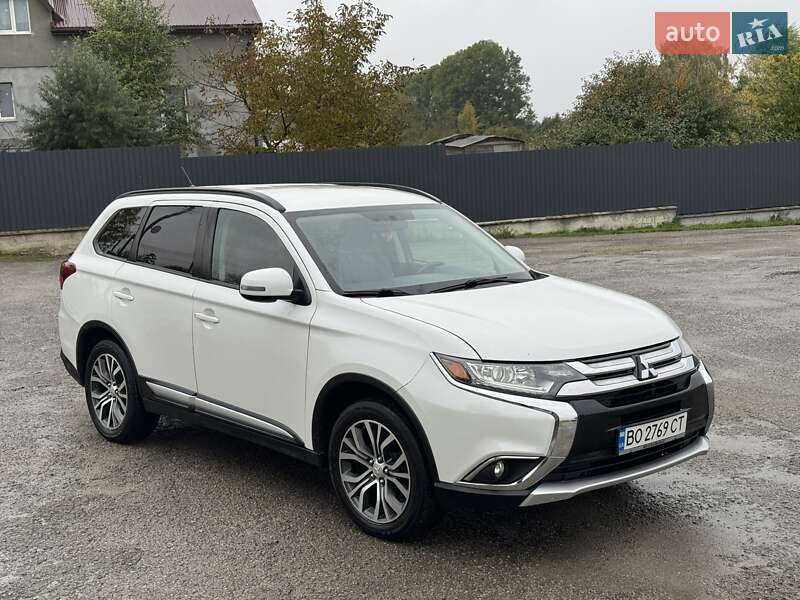 Позашляховик / Кросовер Mitsubishi Outlander 2016 в Тернополі