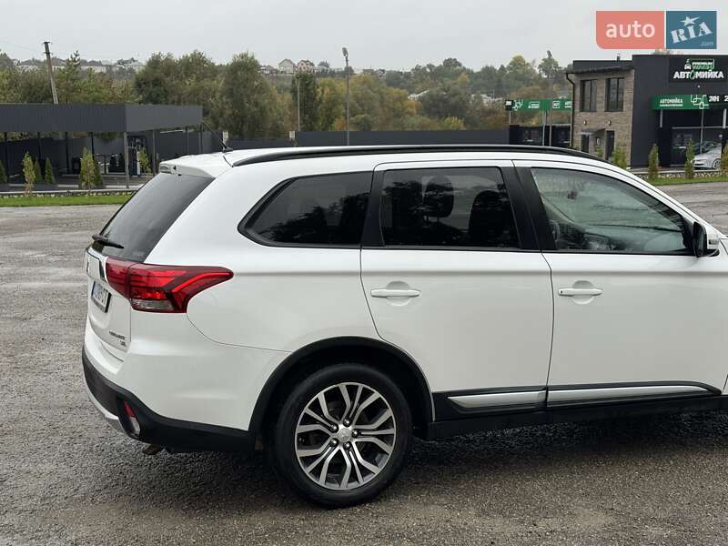 Позашляховик / Кросовер Mitsubishi Outlander 2016 в Тернополі