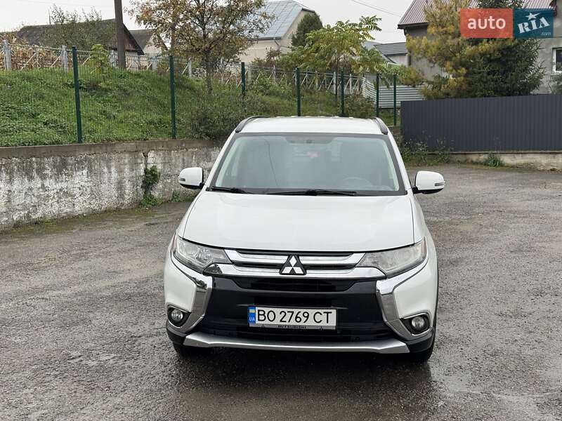 Позашляховик / Кросовер Mitsubishi Outlander 2016 в Тернополі