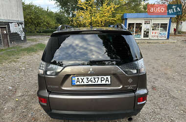 Внедорожник / Кроссовер Mitsubishi Outlander 2011 в 