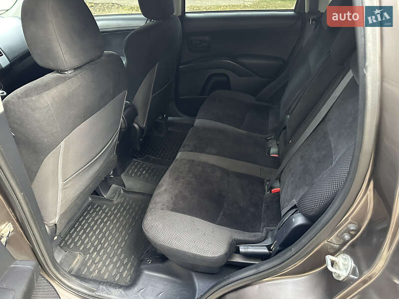Внедорожник / Кроссовер Mitsubishi Outlander 2011 в Харькове фото 11 Внедорожник / Кроссовер Mitsubishi Outlander 2011 в Харькове
