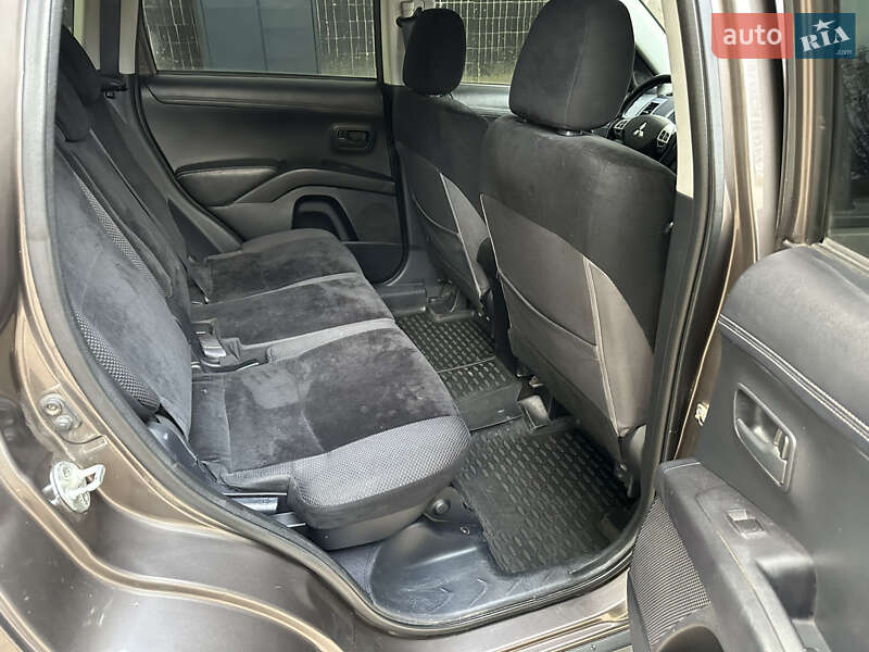 Внедорожник / Кроссовер Mitsubishi Outlander 2011 в Харькове фото 15 Внедорожник / Кроссовер Mitsubishi Outlander 2011 в Харькове