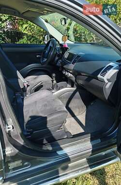 Внедорожник / Кроссовер Mitsubishi Outlander 2007 в 