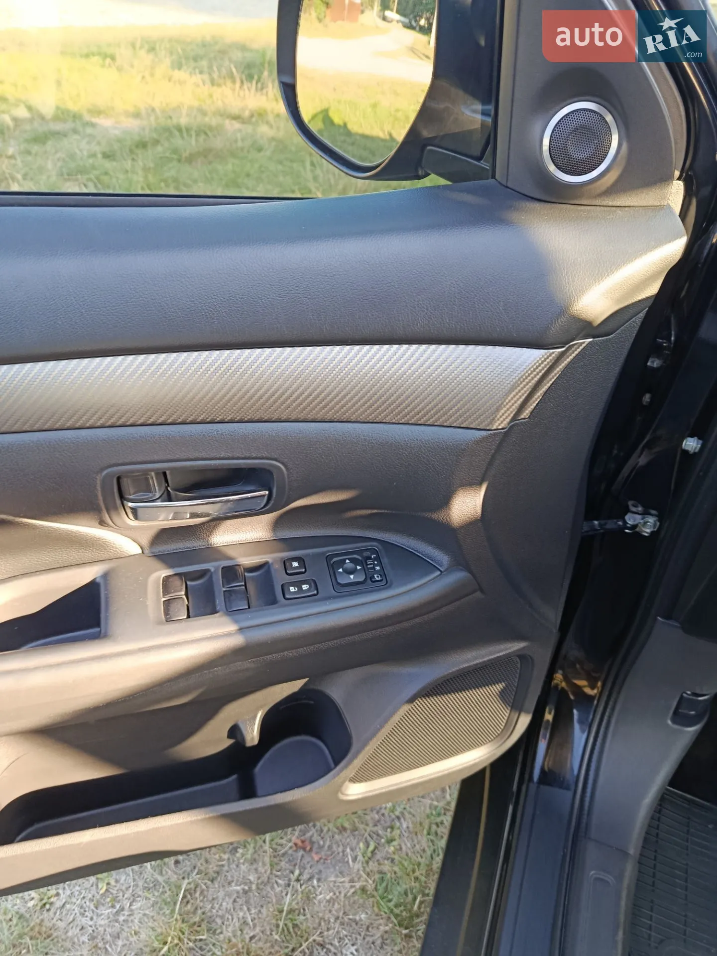 2014 Mitsubishi Outlander - мініатюра 4