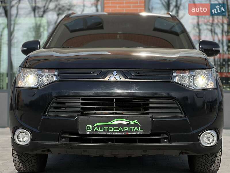 Внедорожник / Кроссовер Mitsubishi Outlander 2012 в Киеве