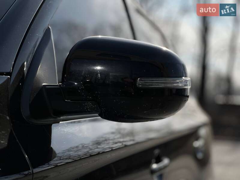 Внедорожник / Кроссовер Mitsubishi Outlander 2012 в Киеве