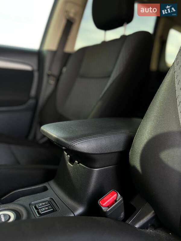 Внедорожник / Кроссовер Mitsubishi Outlander 2012 в Киеве