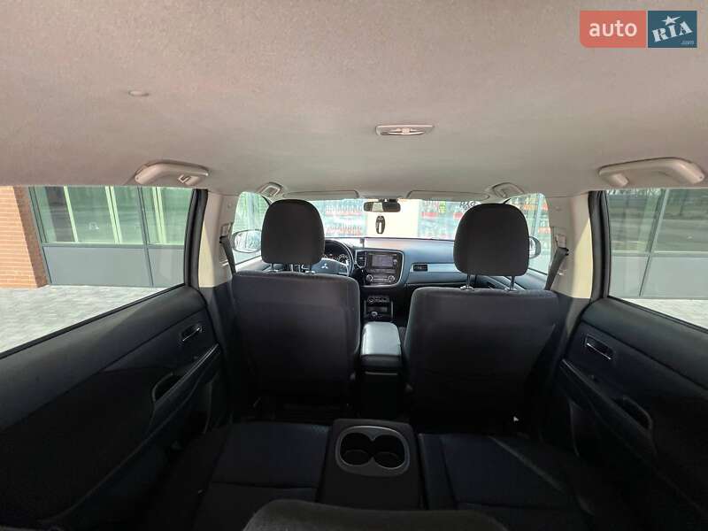 Внедорожник / Кроссовер Mitsubishi Outlander 2012 в Киеве