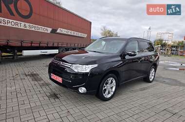 Внедорожник / Кроссовер Mitsubishi Outlander 2013 в 
