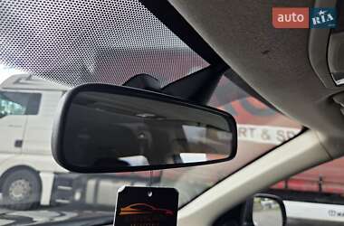 Внедорожник / Кроссовер Mitsubishi Outlander 2013 в 