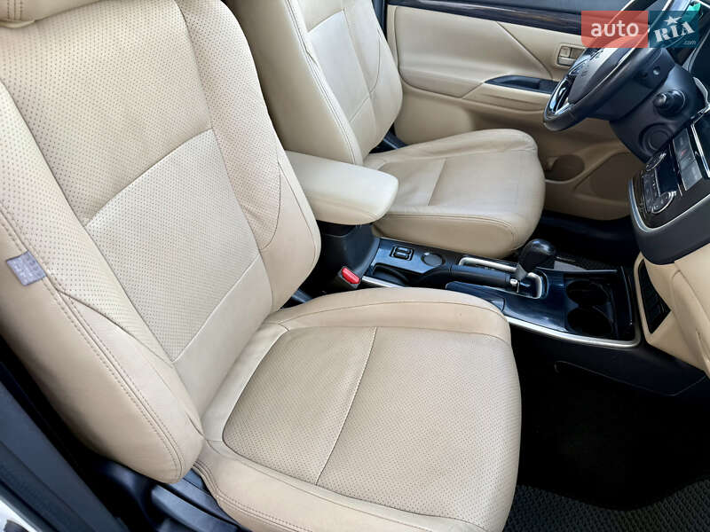 Внедорожник / Кроссовер Mitsubishi Outlander 2017 в Кременчуге фото 10 Внедорожник / Кроссовер Mitsubishi Outlander 2017 в Кременчуге