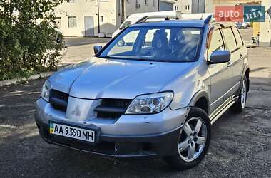 Внедорожник / Кроссовер Mitsubishi Outlander 2005 в 