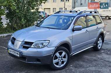 Внедорожник / Кроссовер Mitsubishi Outlander 2005 в 