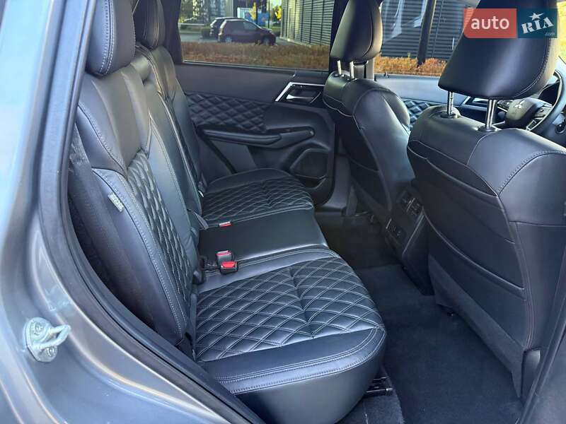 Внедорожник / Кроссовер Mitsubishi Outlander 2022 в Киеве