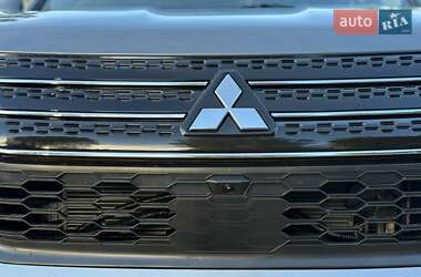 Внедорожник / Кроссовер Mitsubishi Outlander 2022 в 