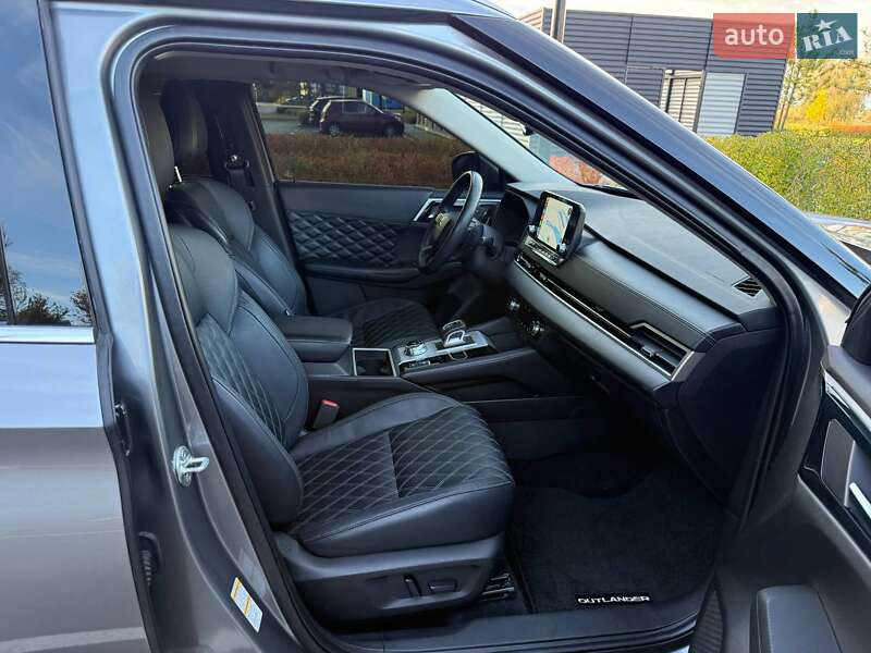 Внедорожник / Кроссовер Mitsubishi Outlander 2022 в Киеве