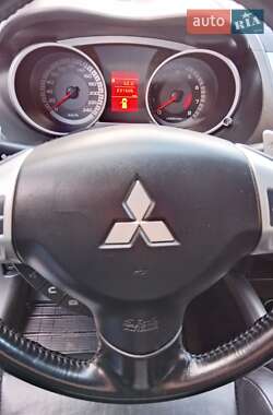 Внедорожник / Кроссовер Mitsubishi Outlander 2007 в 