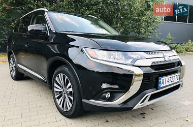 Внедорожник / Кроссовер Mitsubishi Outlander 2020 в Белой Церкви