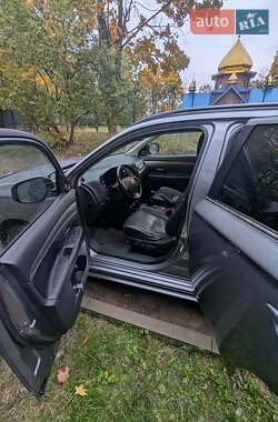 Внедорожник / Кроссовер Mitsubishi Outlander 2012 в 