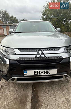Внедорожник / Кроссовер Mitsubishi Outlander 2018 в 