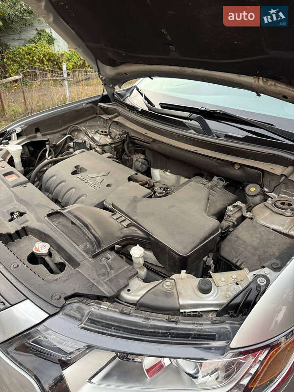 Позашляховик / Кросовер Mitsubishi Outlander 2018 в Запоріжжі