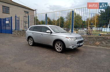 Внедорожник / Кроссовер Mitsubishi Outlander 2014 в Новой Одессе